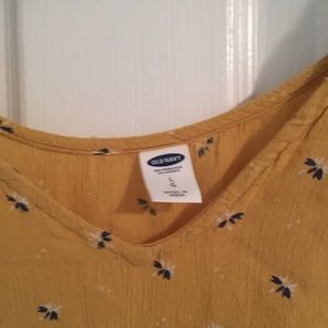 Old Navy Tops - Short Sleeve Yellow Blouse Old Navy Tops - Short Sleeve Yellow Blouse